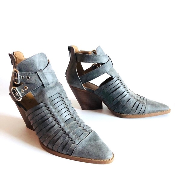 Qupid Zooey Western Woven Pointed Toe Booties - Picture 5 of 16